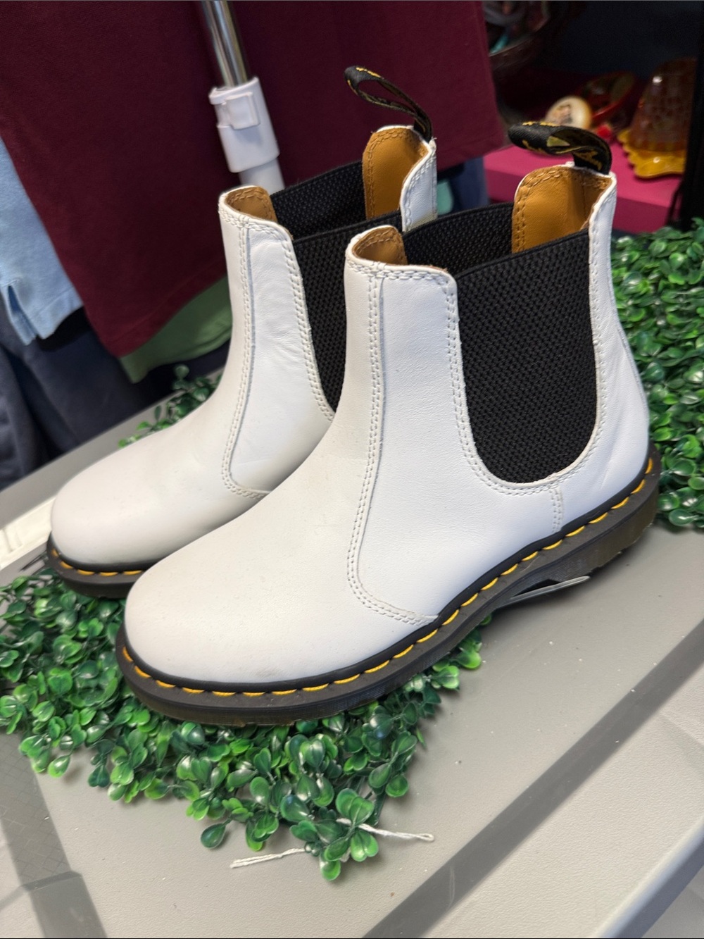 Dr Martens Leather Chelsea Boots with Black Elastic Panels Size 9 New w/o Box